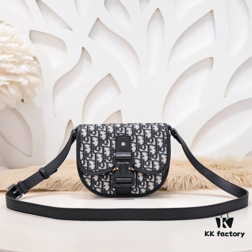 Dior Latest Men's Messenger Bag / Shoulder Bag - Blue Canvas with Leather Trim D9674