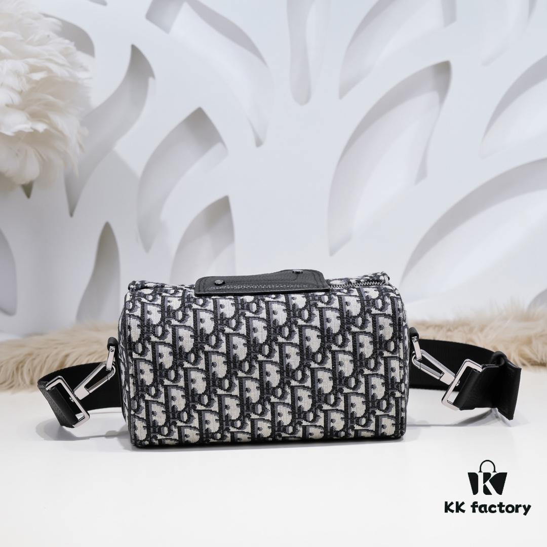 Dior Latest Men's Shoulder Bag Blue Cloth Version D9666