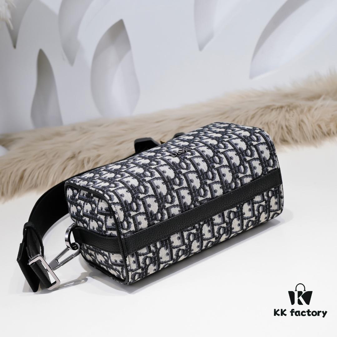 Dior Latest Men's Shoulder Bag Blue Cloth Version D9666