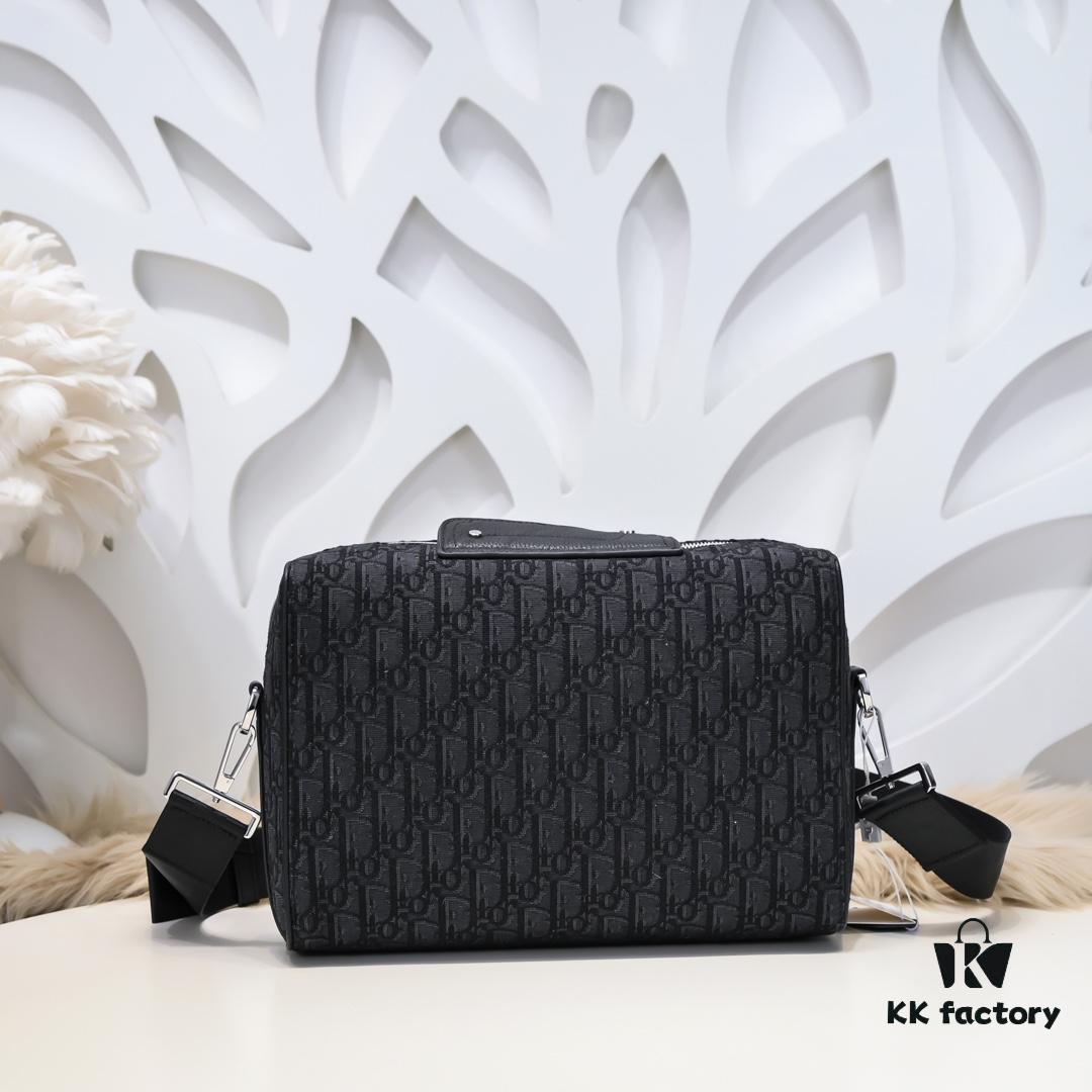 Dior Latest Men's Messenger Bag / Shoulder Bag - Black Oblique Print with Grained Calfskin