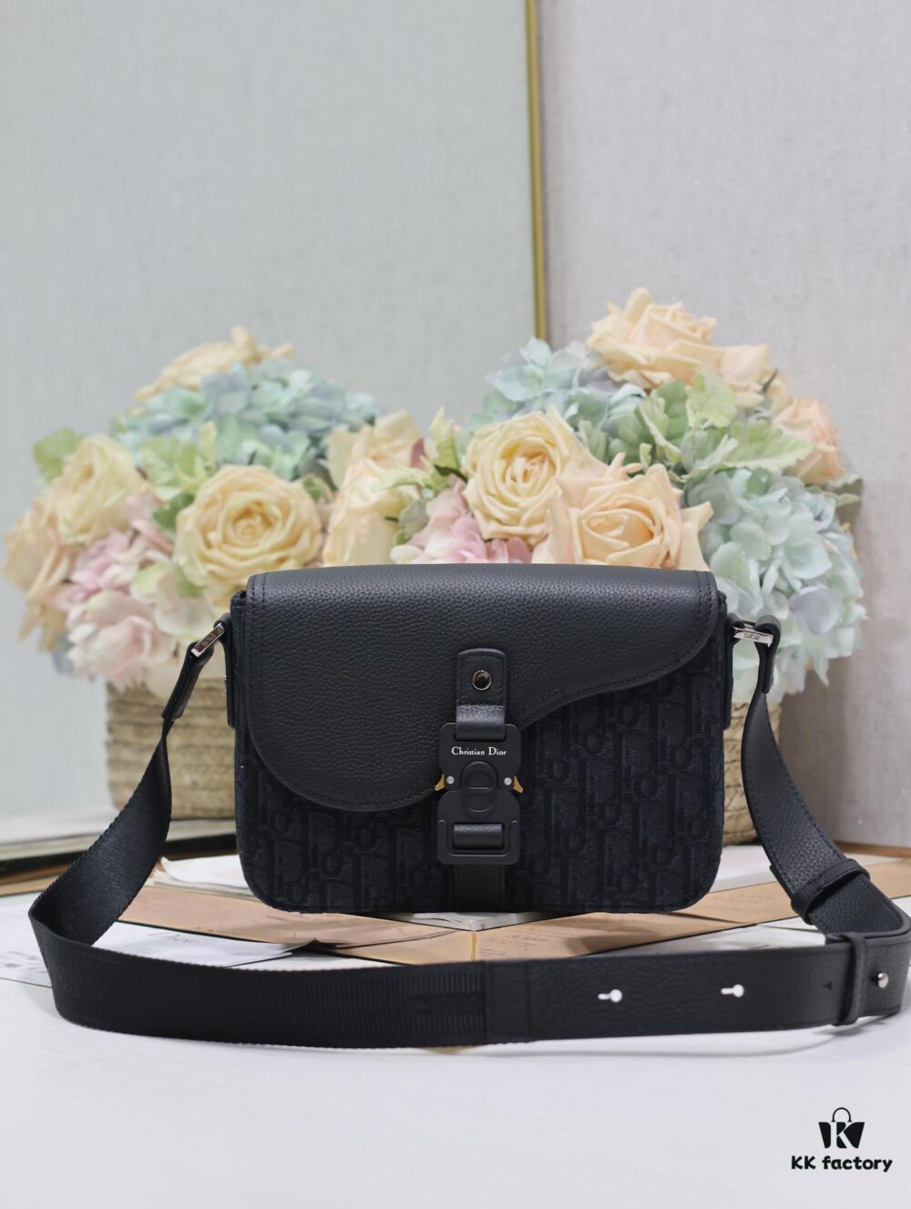 Small Men's Saddle Flap Messenger Bag in Black Fabric