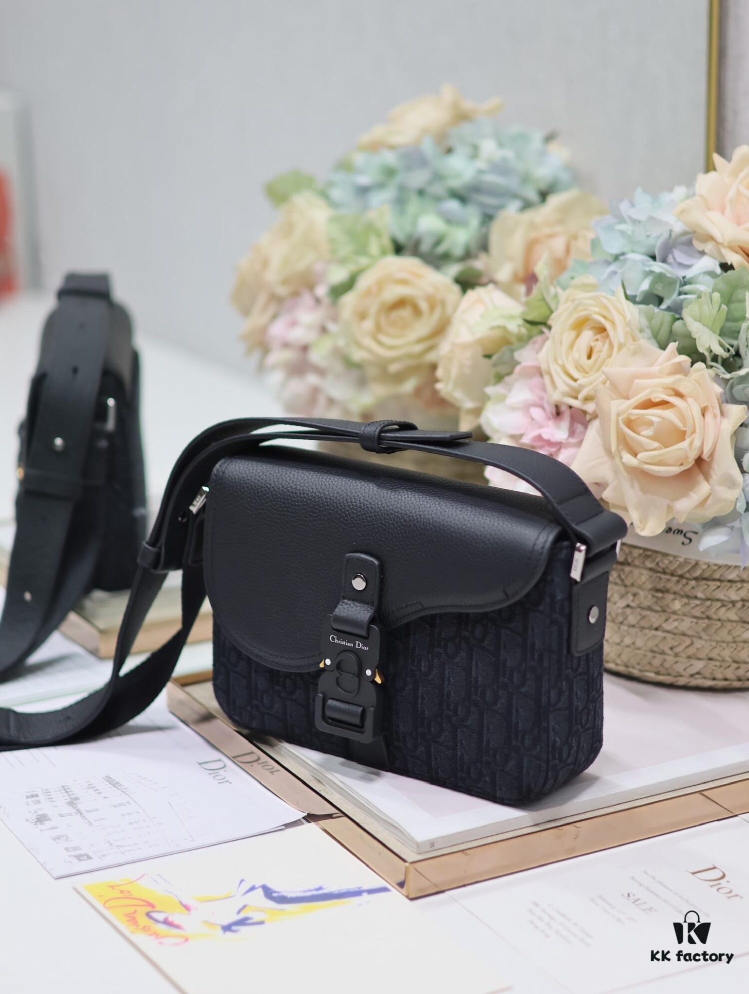 Small Men's Saddle Flap Messenger Bag in Black Fabric