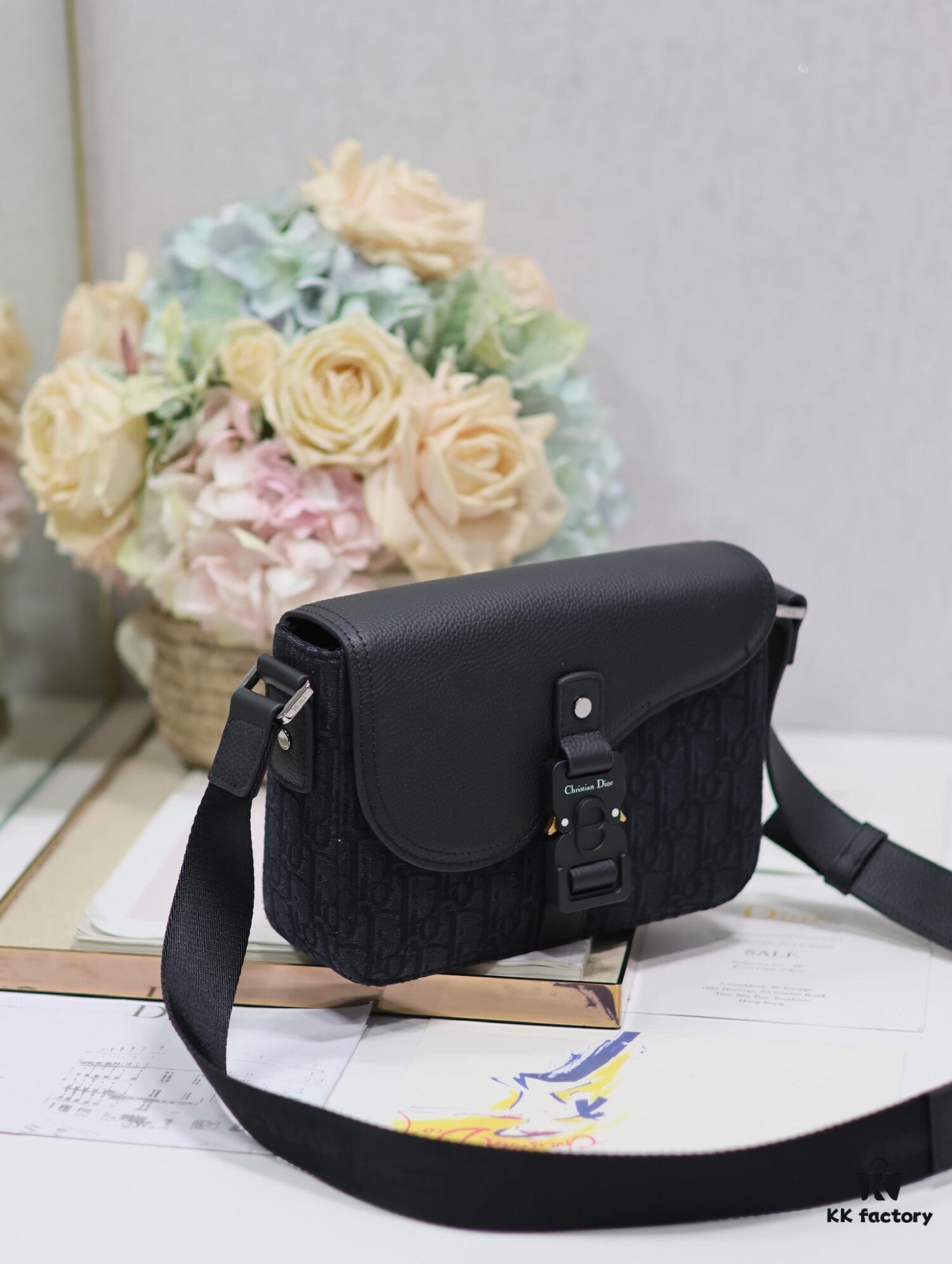 Small Men's Saddle Flap Messenger Bag in Black Fabric