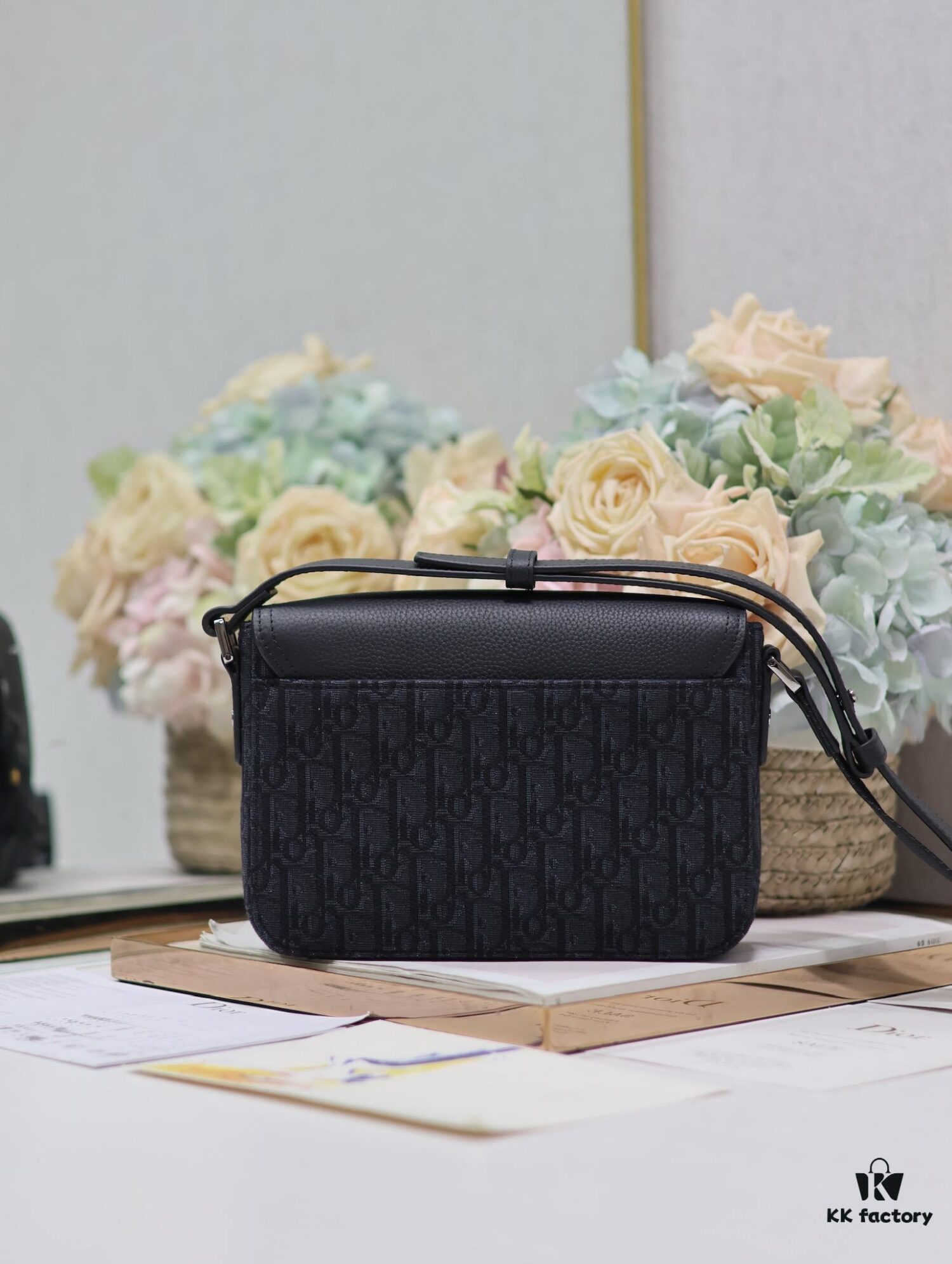 Small Men's Saddle Flap Messenger Bag in Black Fabric