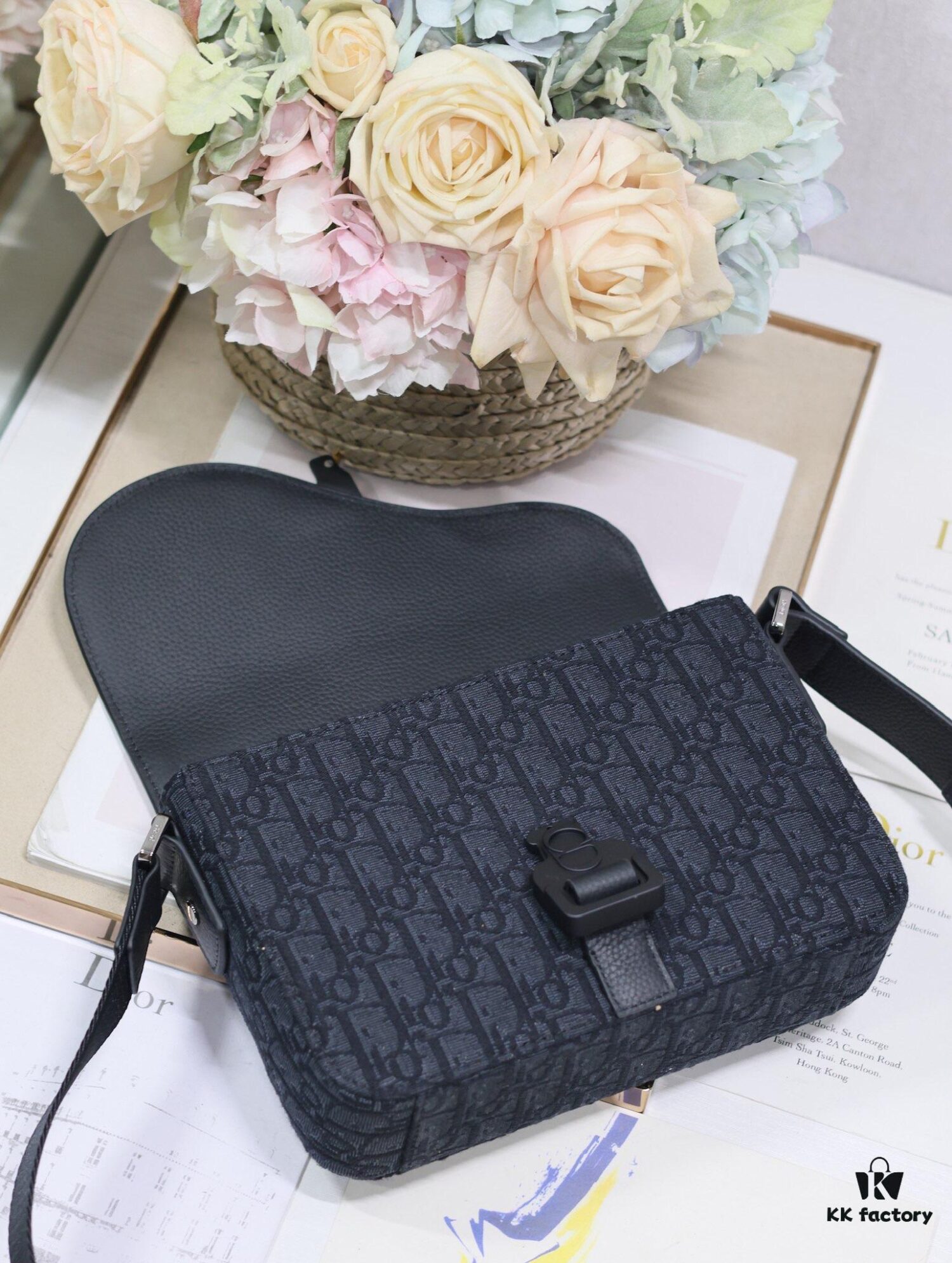 Small Men's Saddle Flap Messenger Bag in Black Fabric