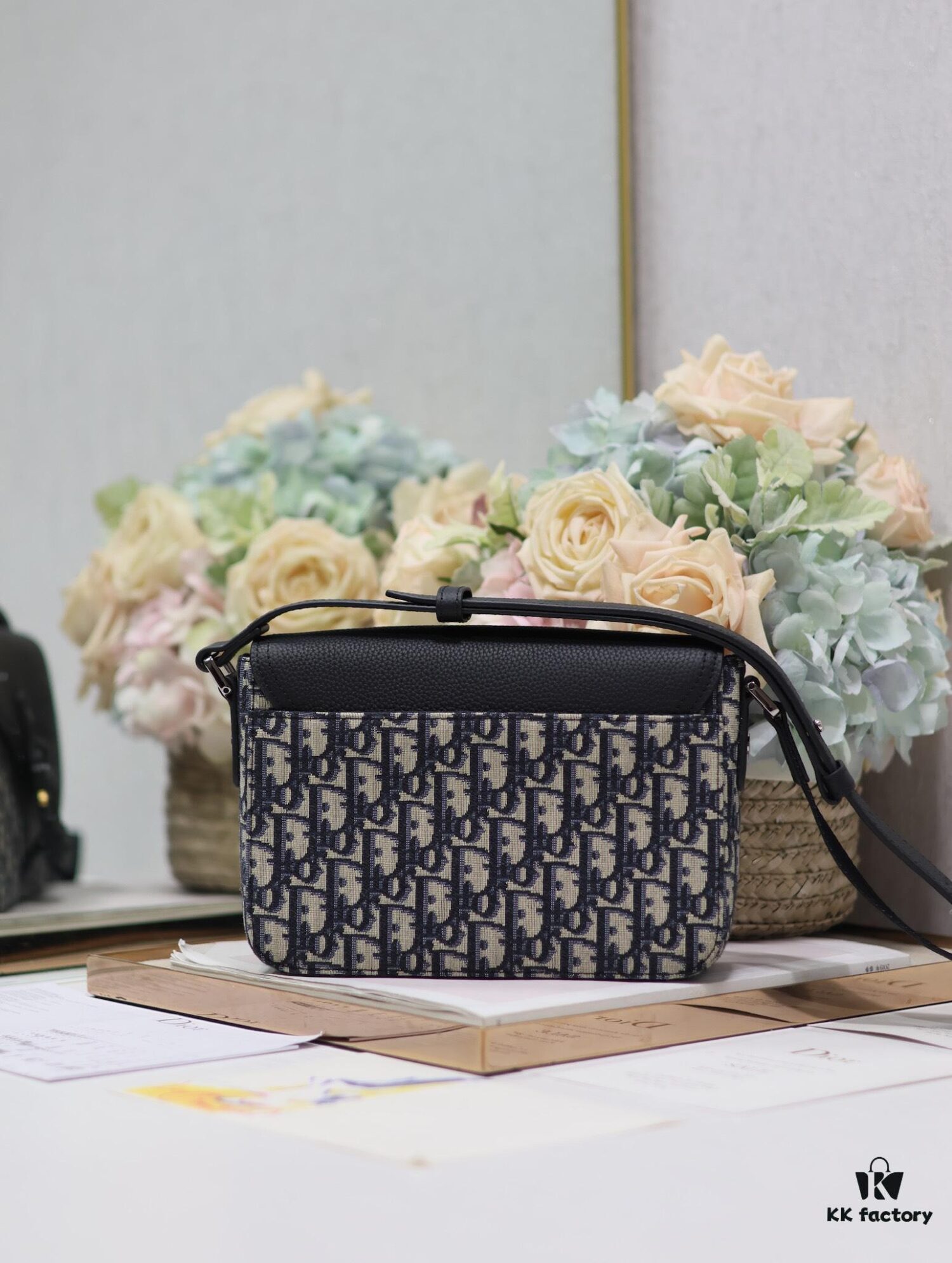 Small Men's 🚹 Saddle Flap Messenger Bag in 'Blue Cloth'