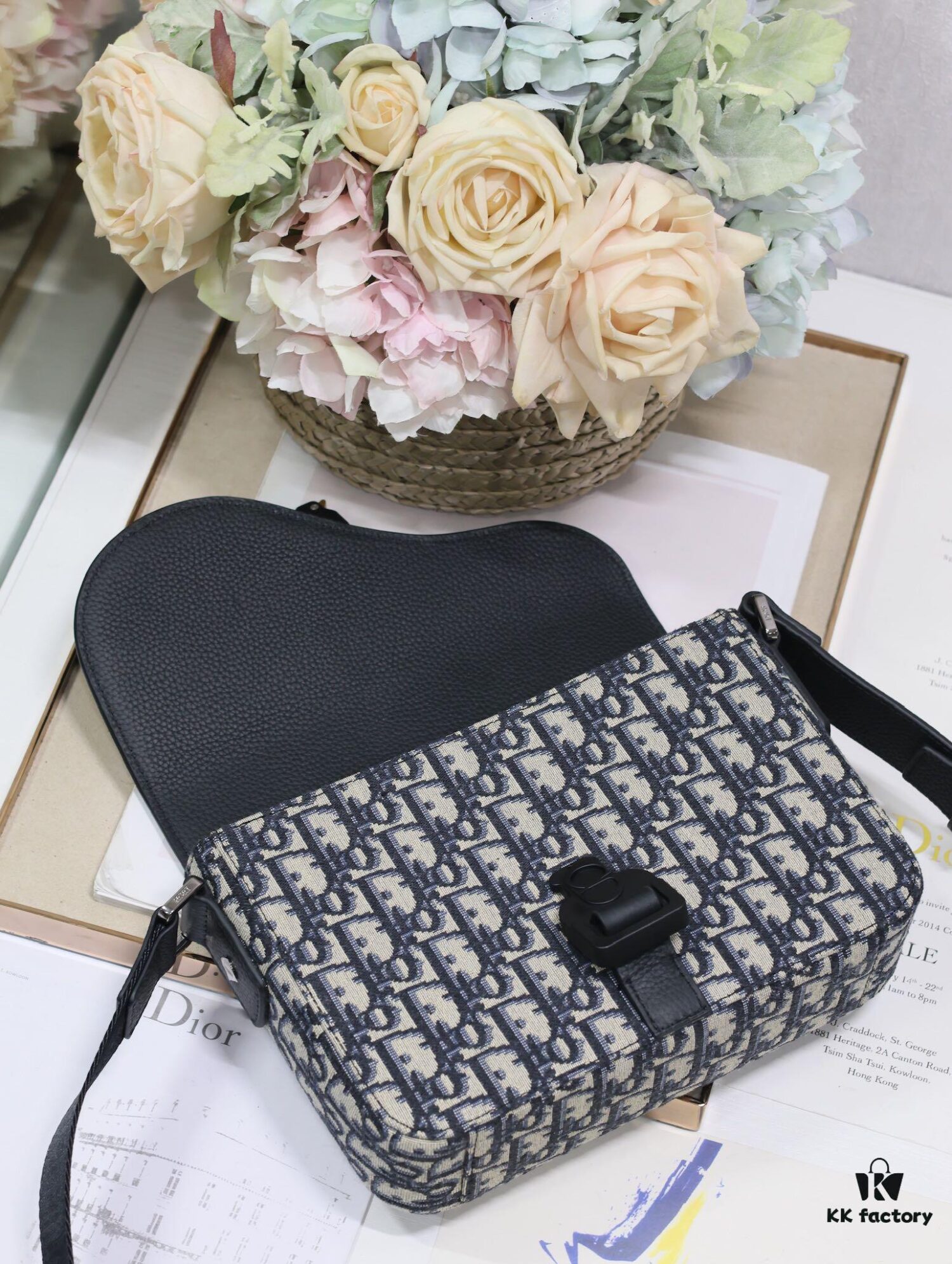 Small Men's 🚹 Saddle Flap Messenger Bag in 'Blue Cloth'