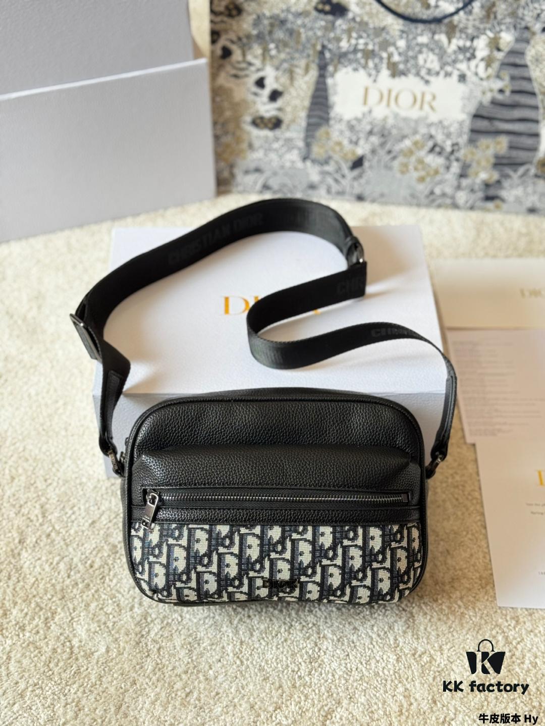 Dior Men's Messenger Bag in Cowhide Version