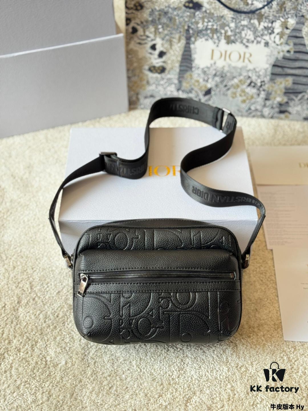 Dior Men's Messenger Bag in Cowhide Version