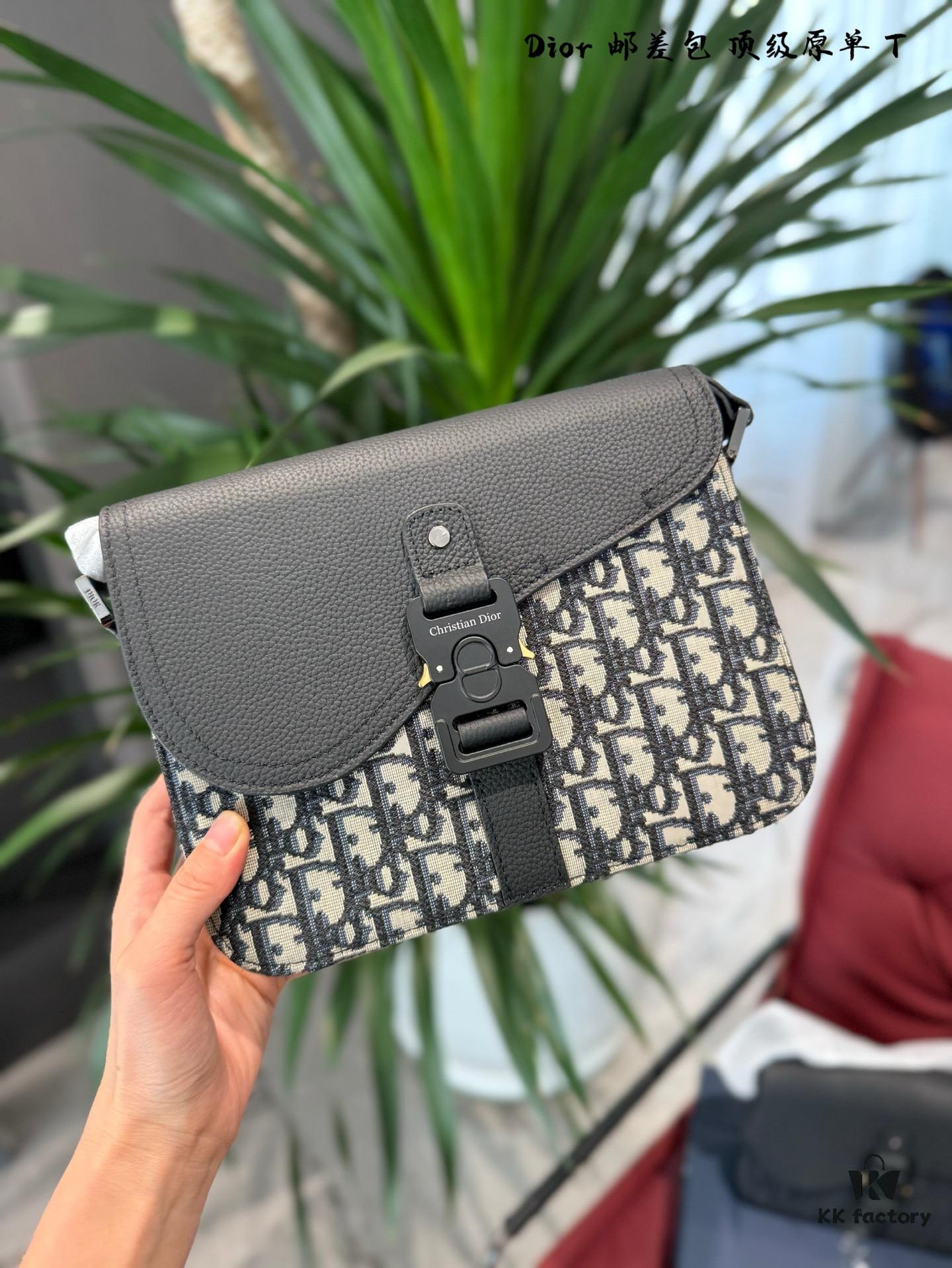 Dior New Men's Saddle Messenger Bag in Leather and Fabric