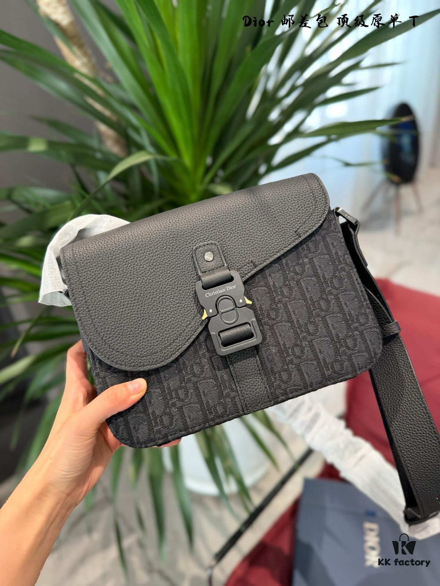 Dior New Men's Saddle Messenger Bag in Leather and Fabric