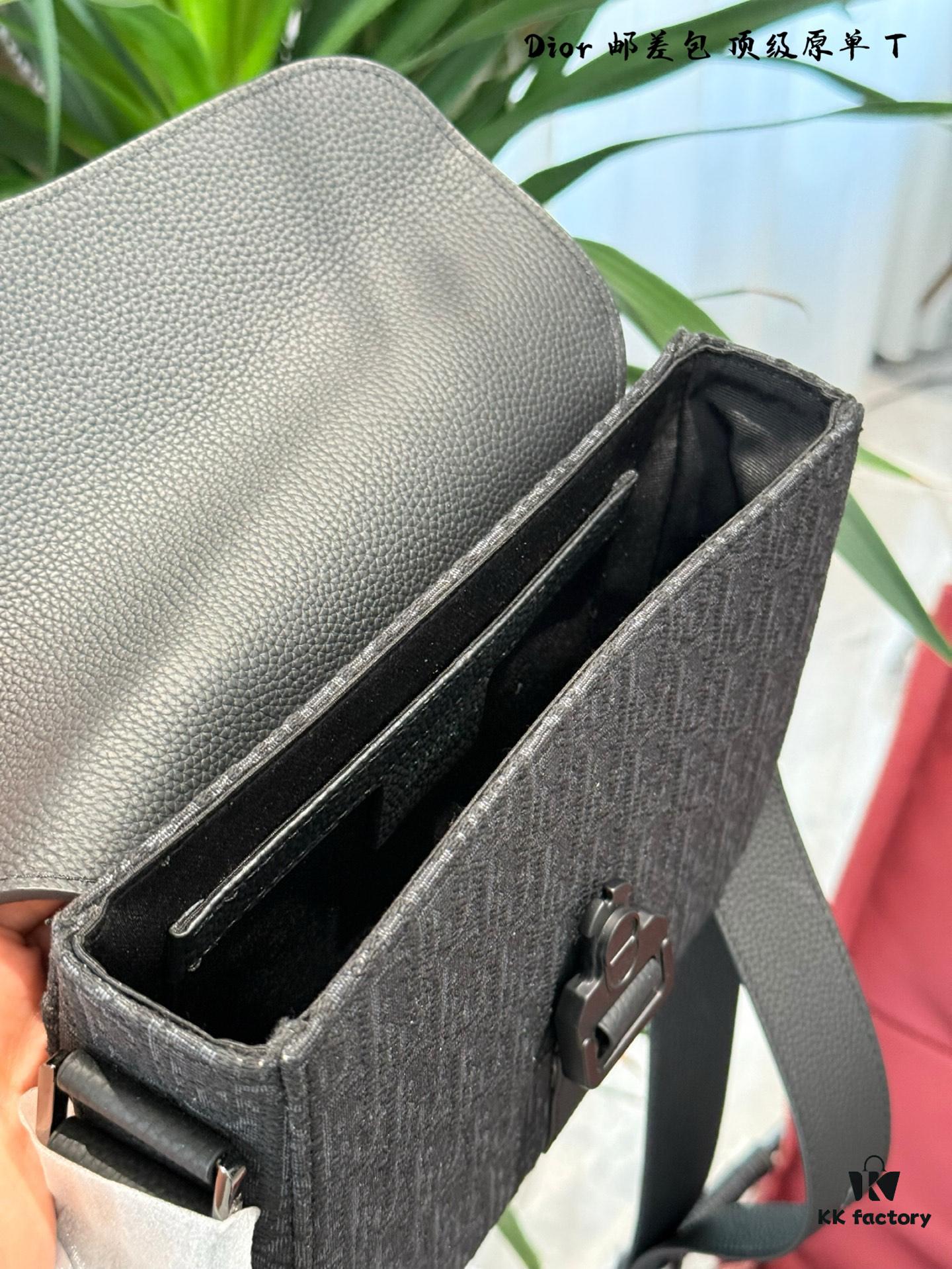 Dior New Men's Saddle Messenger Bag in Leather and Fabric