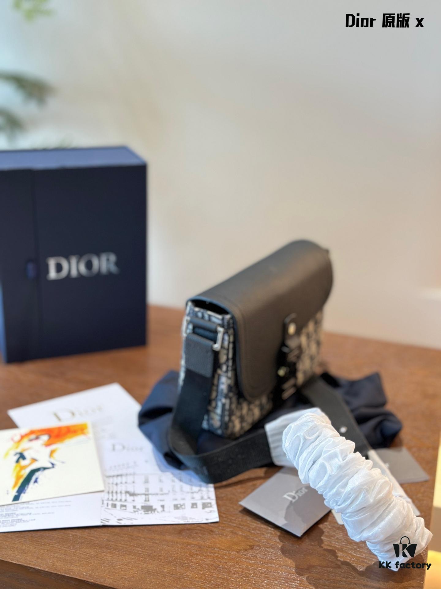 Full Leather with Vintage Pattern: Dior's New Men's Saddle Messenger Bag