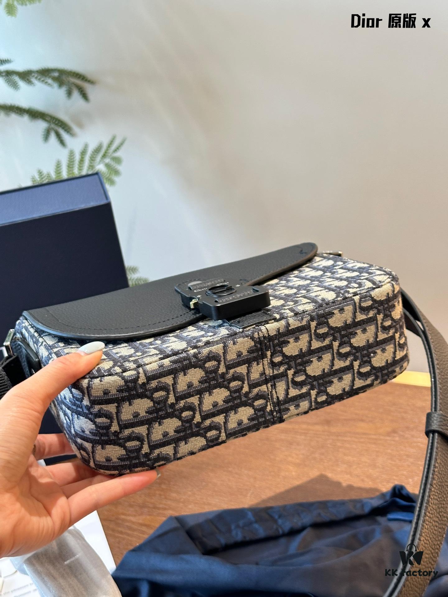 Full Leather with Vintage Pattern: Dior's New Men's Saddle Messenger Bag