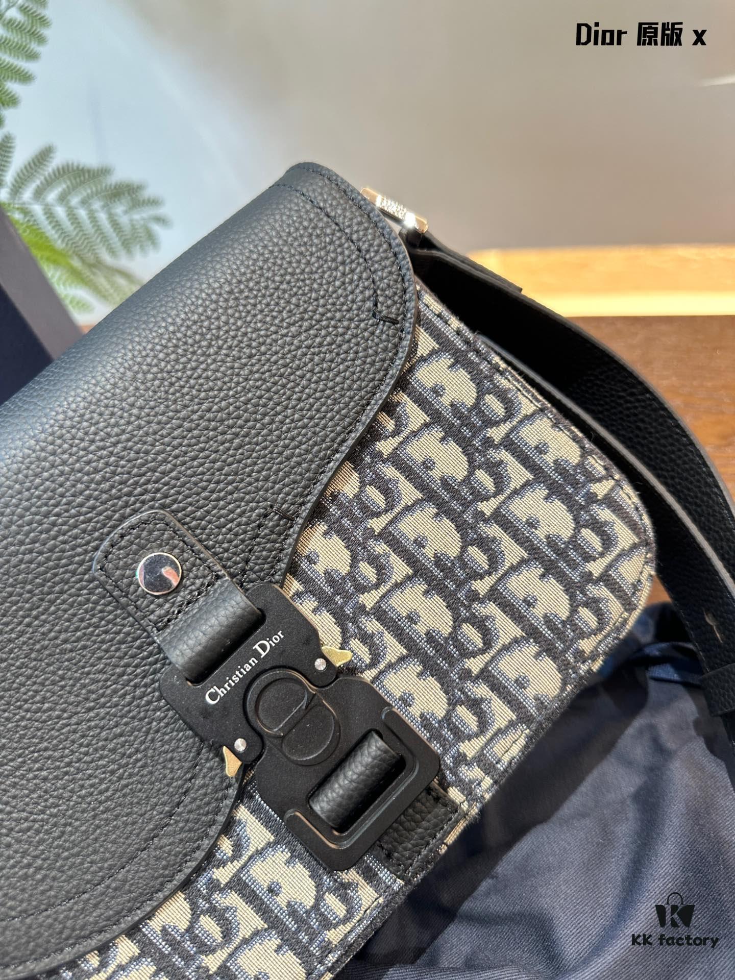 Full Leather with Vintage Pattern: Dior's New Men's Saddle Messenger Bag