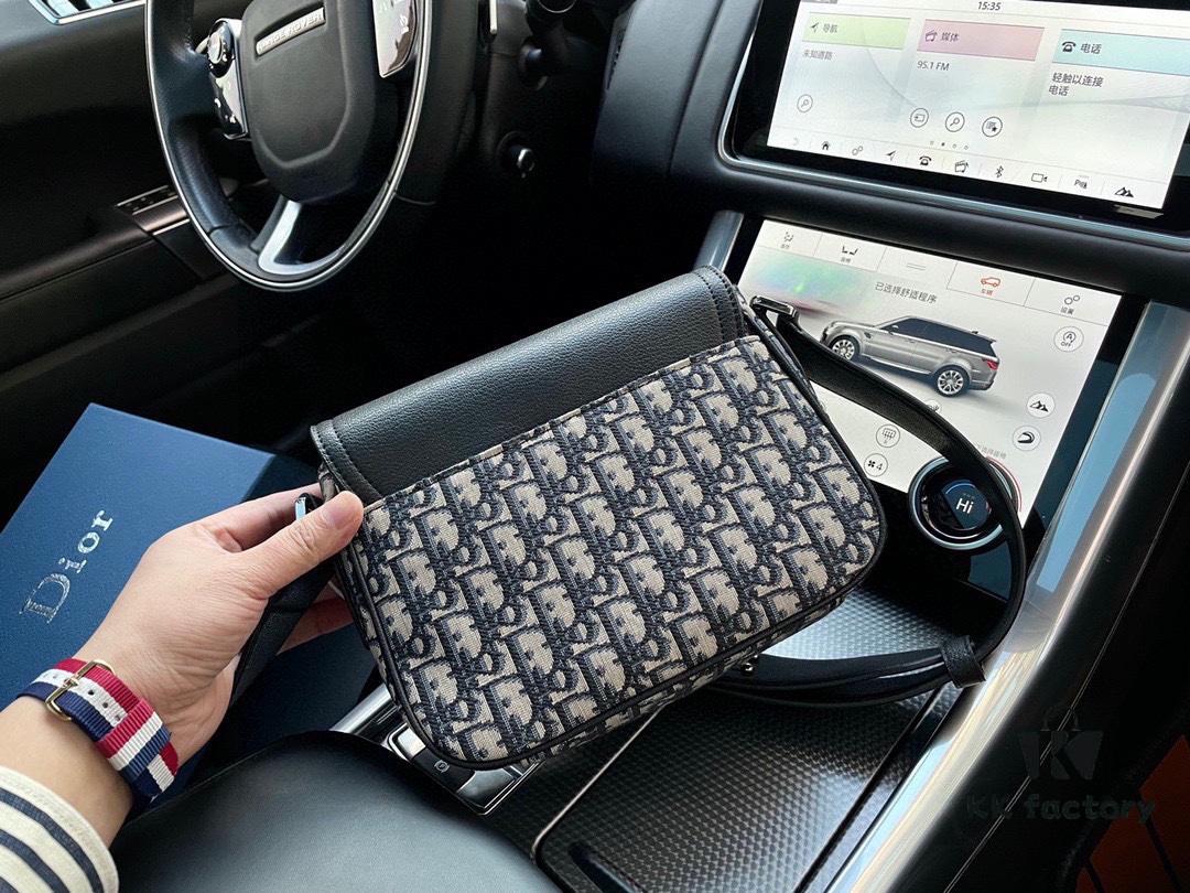 High-End New Arrival 'Dior Saddle' Messenger Bag, Oblique Monogram Embroidered, Premium Imported Canvas Fabric, Men's Crossbody Bag with Clear Logo Hardware, Smooth Zipper, Refined Craftsmanship