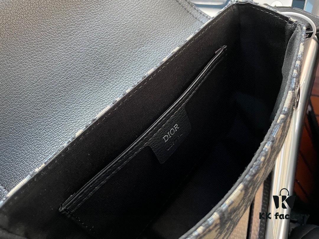 High-End New Arrival 'Dior Saddle' Messenger Bag, Oblique Monogram Embroidered, Premium Imported Canvas Fabric, Men's Crossbody Bag with Clear Logo Hardware, Smooth Zipper, Refined Craftsmanship