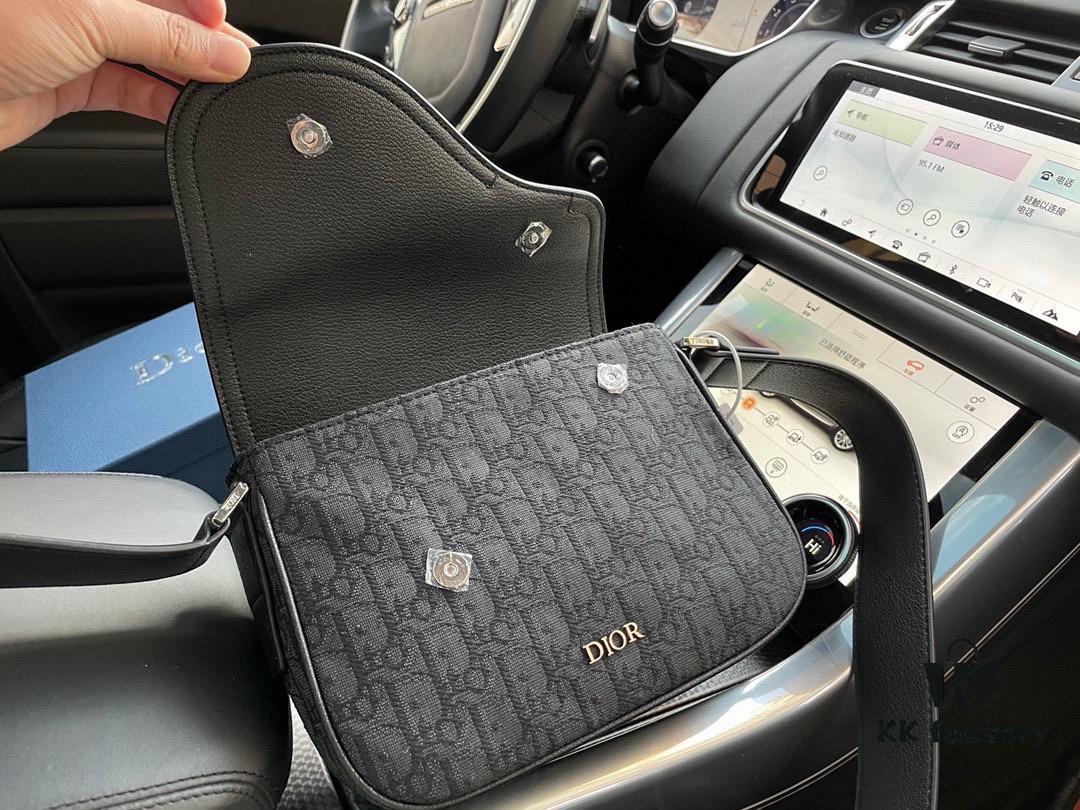 Luxury Goods! New 'Dior' Messenger Bag Saddle Bag Oblique Monogram Embroidered Men's Messenger Bag Premium Imported Canvas Fabric Smooth Zipper High-Definition Hardware Logo Special Lining Exquisite Craftsmanship Every Detail In Place Must-Have for Fashionable Men Size 23/17/7 Comes with Gift Box