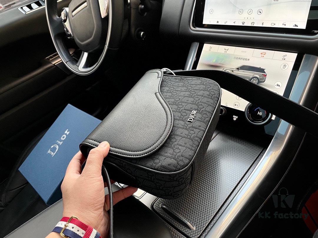 Luxury Goods! New 'Dior' Messenger Bag Saddle Bag Oblique Monogram Embroidered Men's Messenger Bag Premium Imported Canvas Fabric Smooth Zipper High-Definition Hardware Logo Special Lining Exquisite Craftsmanship Every Detail In Place Must-Have for Fashionable Men Size 23/17/7 Comes with Gift Box