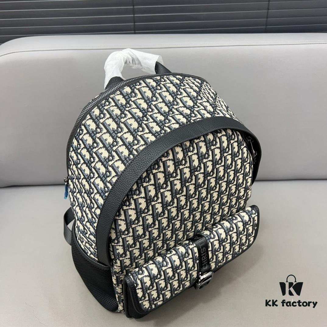 DIOR Men's Sac à dos 8 Denim Saddle Backpack, Unisex Large-Capacity Bag, Book Bag with Expert Inlay Craftsmanship, Classic and Versatile Design