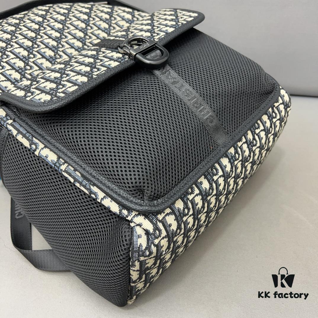 DIOR Men's Sac à dos 8 Denim Saddle Backpack, Unisex Large-Capacity Bag, Book Bag with Expert Inlay Craftsmanship, Classic and Versatile Design