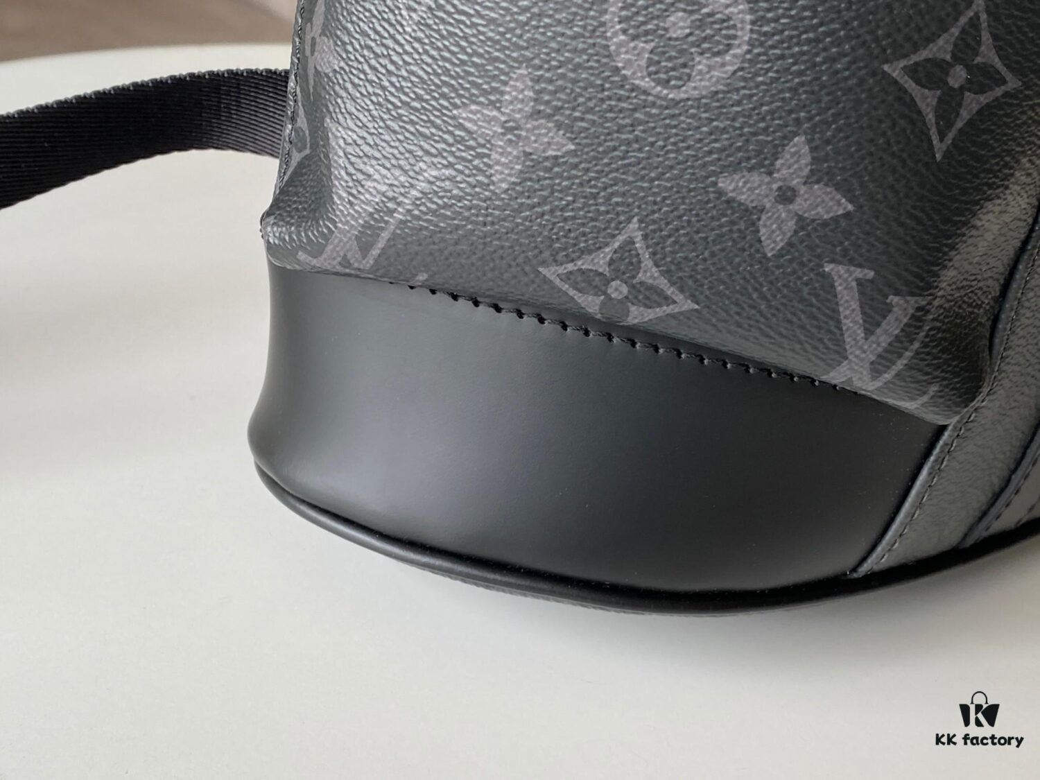 ⭐️ Original Order ⭐️ Model: M45419 Silver Flower Backpack ✈️ More Details…