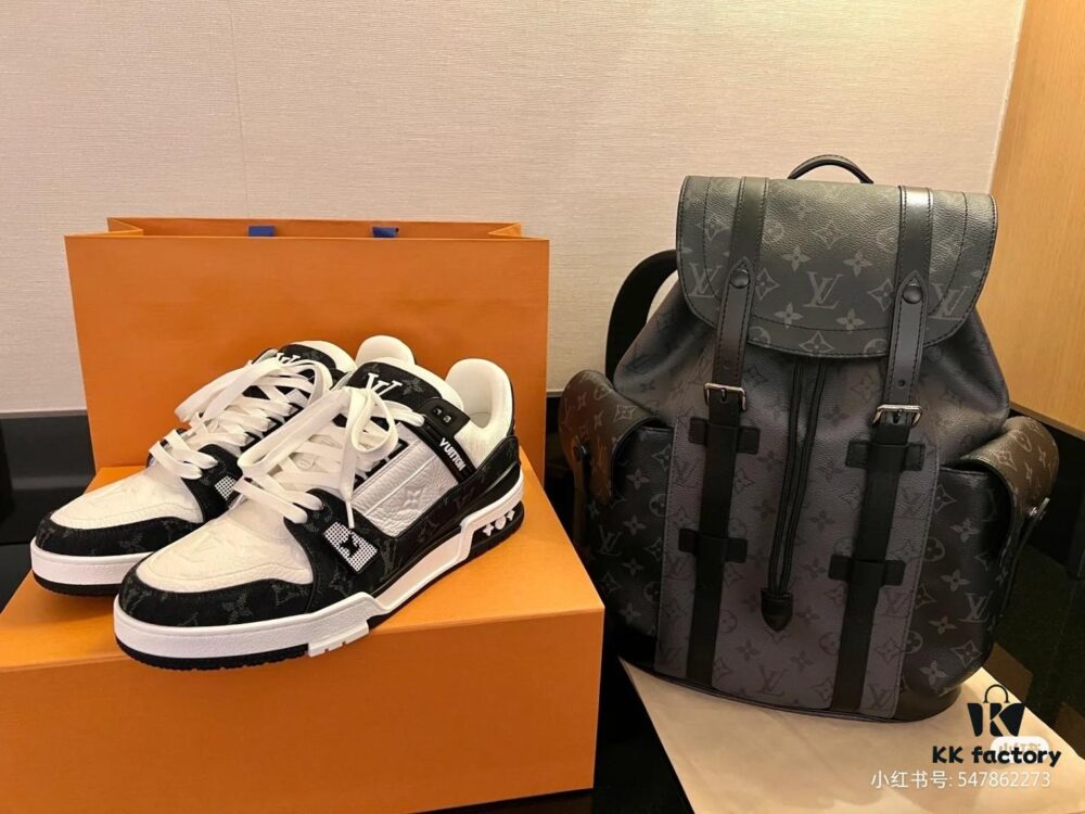 Original New Chip Version Christopher Small Bicolor Backpack Model: M46331