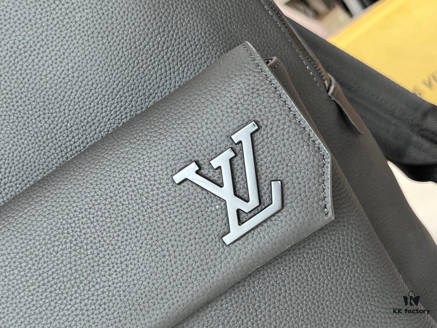 Top-Quality Original Stock - Full-Grain Calfskin Aerogram Backpack with Chip Encoding, Model M57079 Black