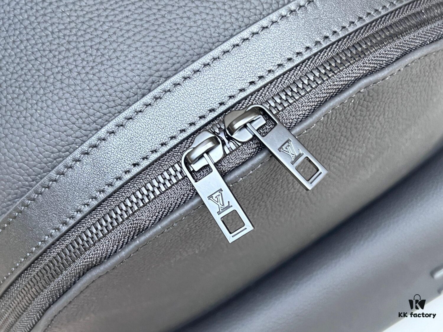 Top Quality Original Surplus Batch with Variable Coding Chip, All-Steel Hardware, Model: M57079 Black New Aerogram Backpack