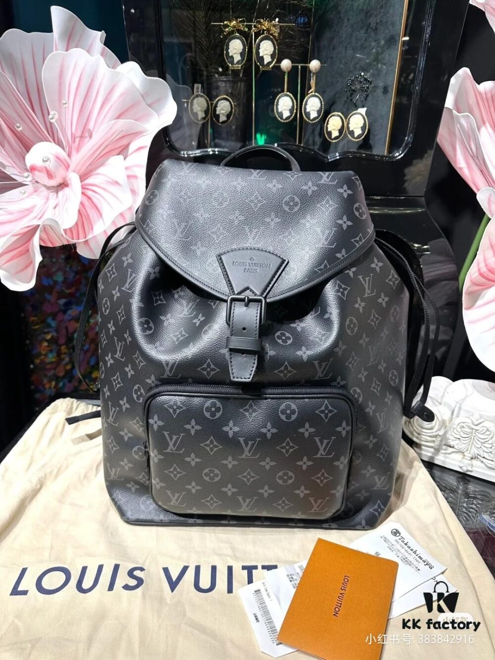 Full Steel Hardware Handshake Variable Code Chip Model M46683 Black Floral Backpack Top Quality Original Order This Montsouris Backpack Features a Monogram Eclipse Canvas with Cowhide Leather Trims Secured by Drawstring and Magnetic Closure A Large Zippered Front Compartment Allows Easy Access to Essentials While Adjustable Shoulder Straps Ensure Comfortable Carrying Experience 32.0 x 40.0 x 19.0 cm (Length x Height x Width)