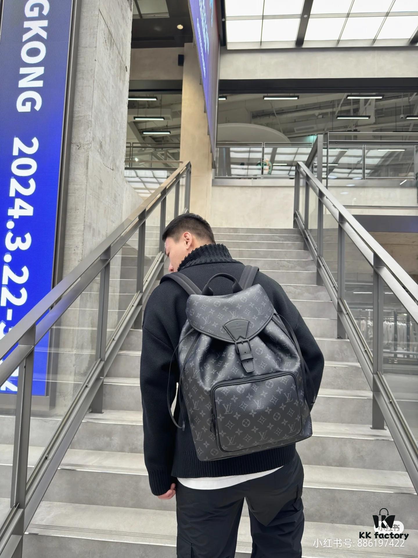 Full Steel Hardware Handshake Variable Code Chip Model M46683 Black Floral Backpack Top Quality Original Order This Montsouris Backpack Features a Monogram Eclipse Canvas with Cowhide Leather Trims Secured by Drawstring and Magnetic Closure A Large Zippered Front Compartment Allows Easy Access to Essentials While Adjustable Shoulder Straps Ensure Comfortable Carrying Experience 32.0 x 40.0 x 19.0 cm (Length x Height x Width)