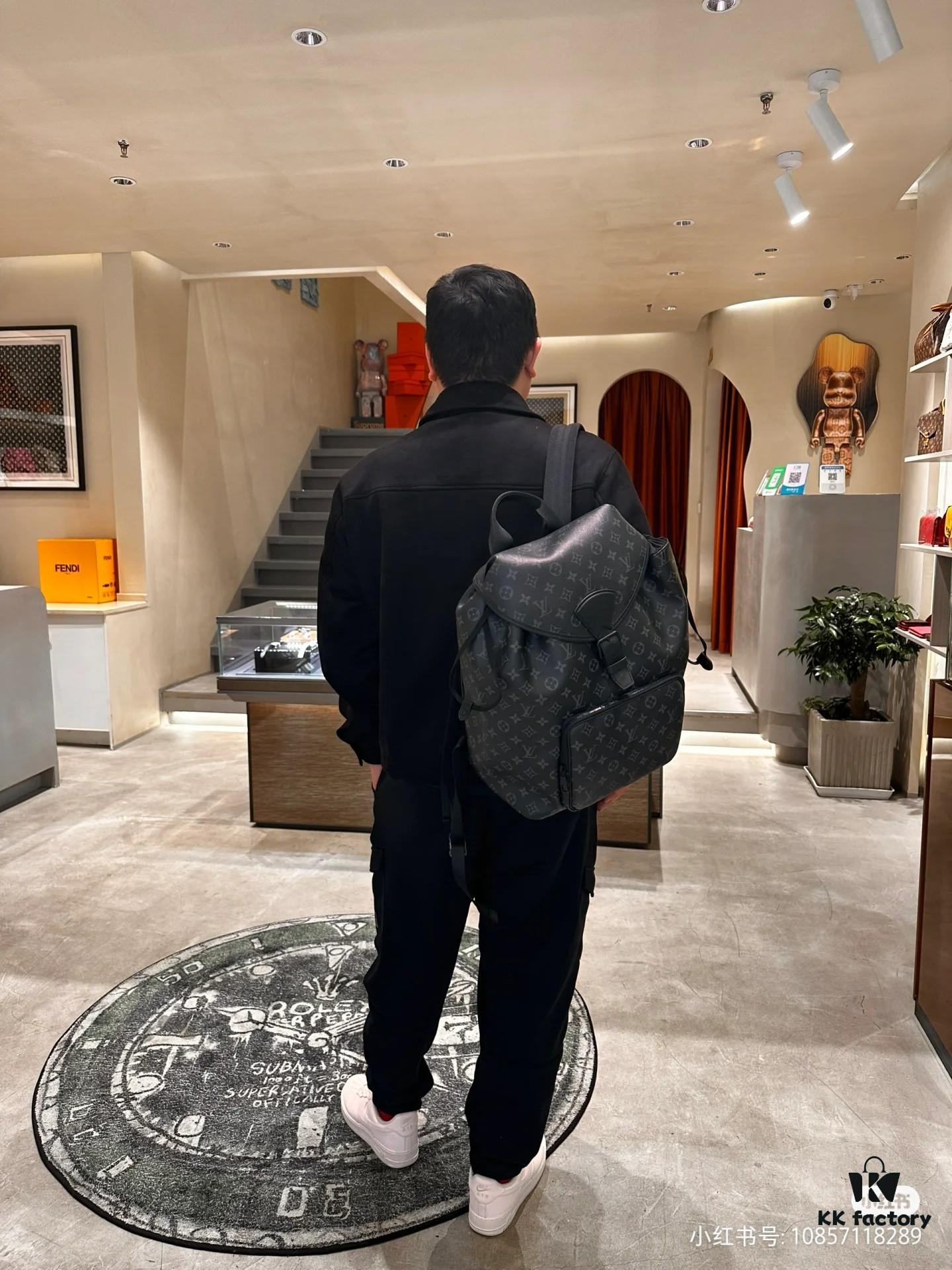 Full Steel Hardware Handshake Variable Code Chip Model M46683 Black Floral Backpack Top Quality Original Order This Montsouris Backpack Features a Monogram Eclipse Canvas with Cowhide Leather Trims Secured by Drawstring and Magnetic Closure A Large Zippered Front Compartment Allows Easy Access to Essentials While Adjustable Shoulder Straps Ensure Comfortable Carrying Experience 32.0 x 40.0 x 19.0 cm (Length x Height x Width)