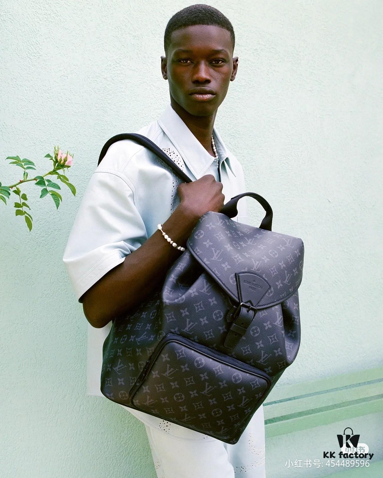 Full Steel Hardware Handshake Variable Code Chip Model M46683 Black Floral Backpack Top Quality Original Order This Montsouris Backpack Features a Monogram Eclipse Canvas with Cowhide Leather Trims Secured by Drawstring and Magnetic Closure A Large Zippered Front Compartment Allows Easy Access to Essentials While Adjustable Shoulder Straps Ensure Comfortable Carrying Experience 32.0 x 40.0 x 19.0 cm (Length x Height x Width)