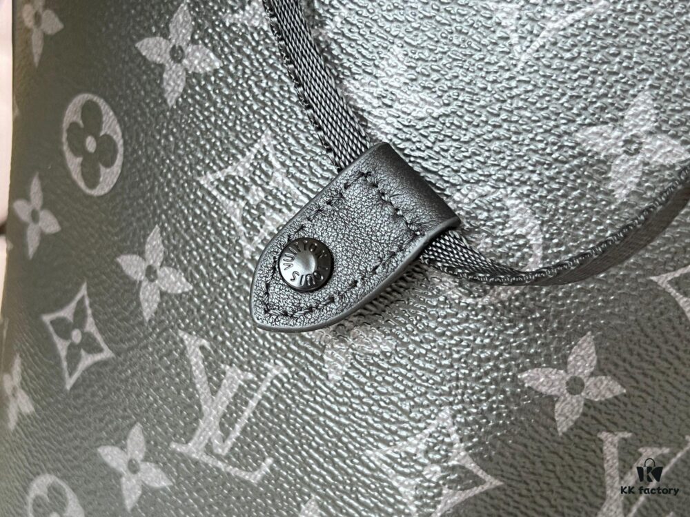 Full Steel Hardware Hand Change Chip Model M46683 Black Flower Backpack, Top Quality Original Single Montsouris Backpack