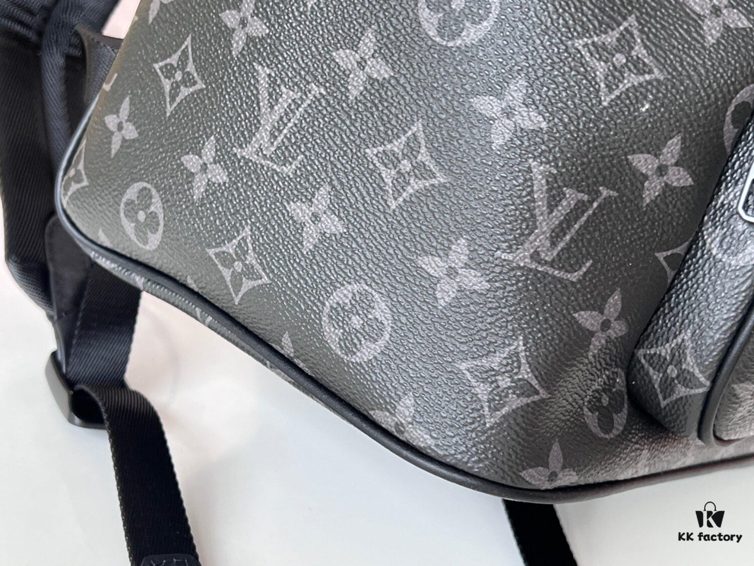 Full Steel Hardware Hand Change Chip Model M46683 Black Flower Backpack, Top Quality Original Single Montsouris Backpack