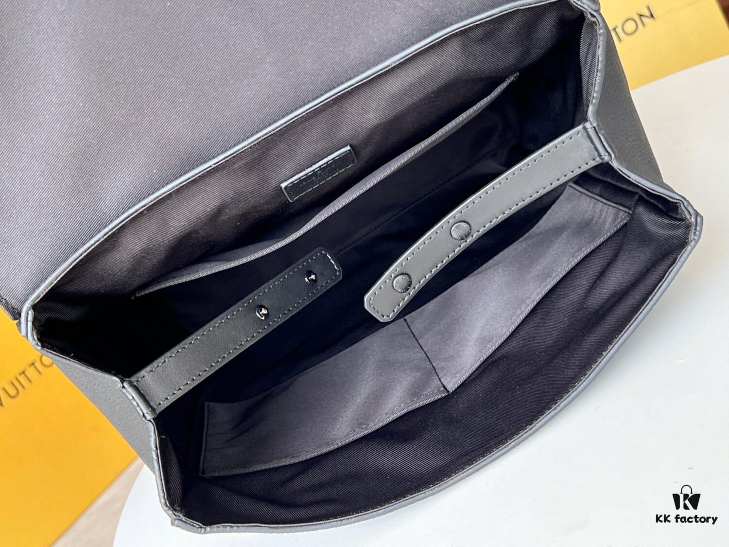 Full Steel Hardware Original Leather Takeoff Backpack M21367 Men's School Bag