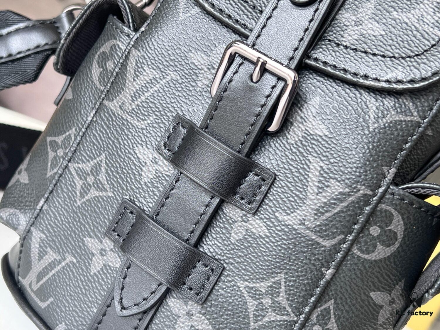 Top-Quality Original Stock M82769 Black Monogram Nano Christopher Mini Backpack for Men, 2024 New Arrival