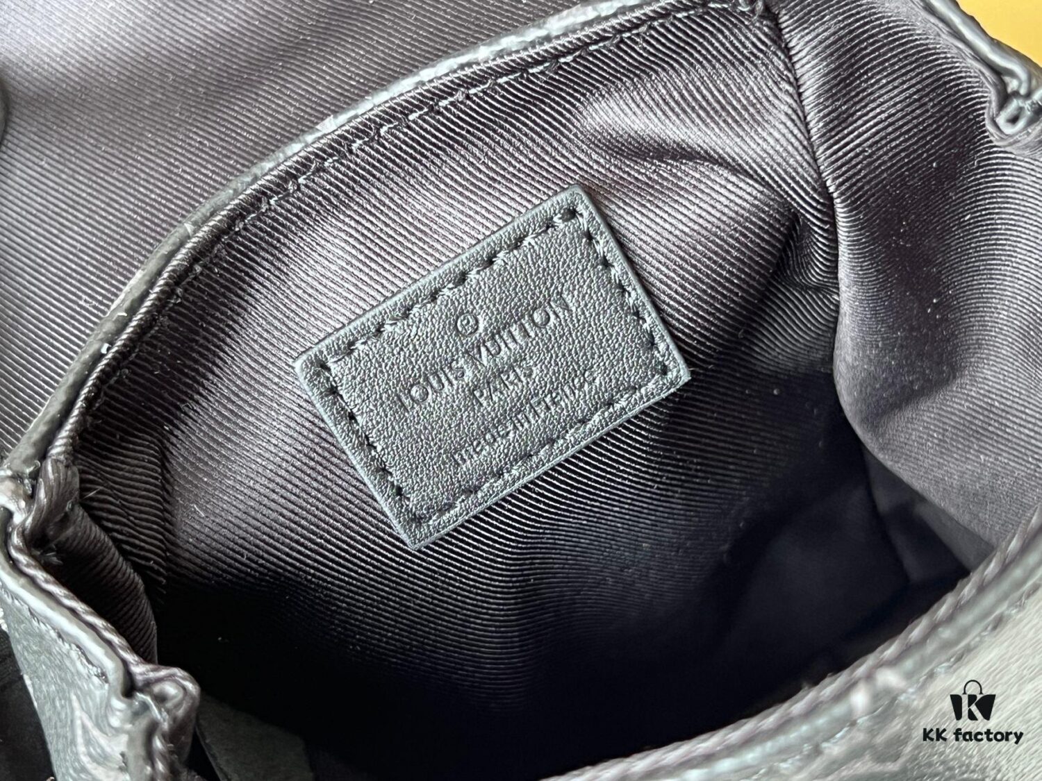 Top-Quality Original Stock M82769 Black Monogram Nano Christopher Mini Backpack for Men, 2024 New Arrival