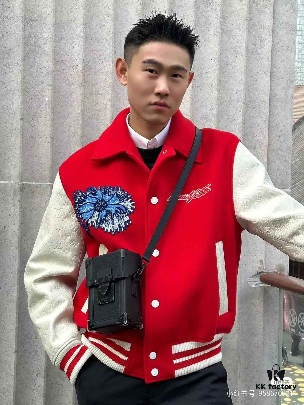 🖤【Top-tier Original Order 😇 Reencoding Chip】Upgraded Exclusive High-definition Real Photo ✈️ Model: M82070 Embossed Camera Bag