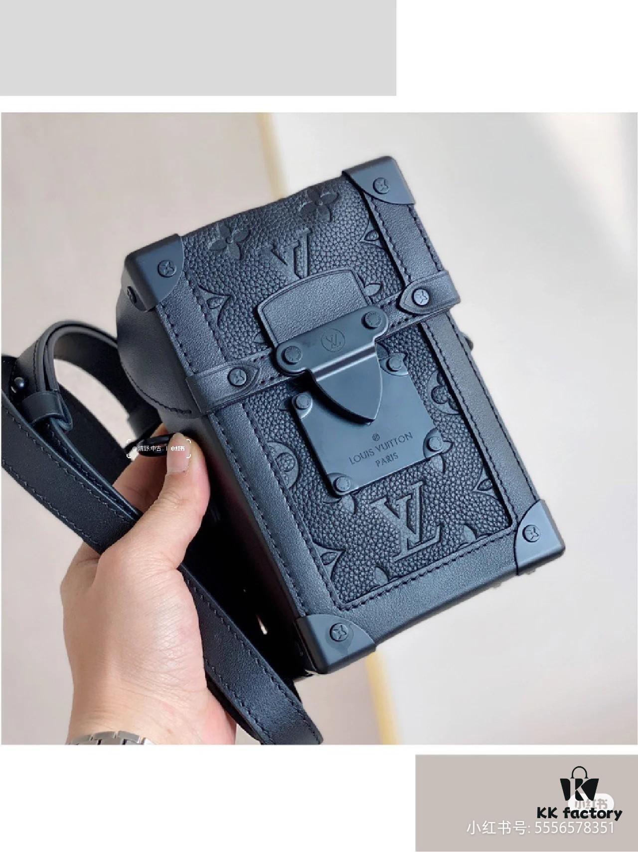 🖤【Top-tier Original Order 😇 Reencoding Chip】Upgraded Exclusive High-definition Real Photo ✈️ Model: M82070 Embossed Camera Bag