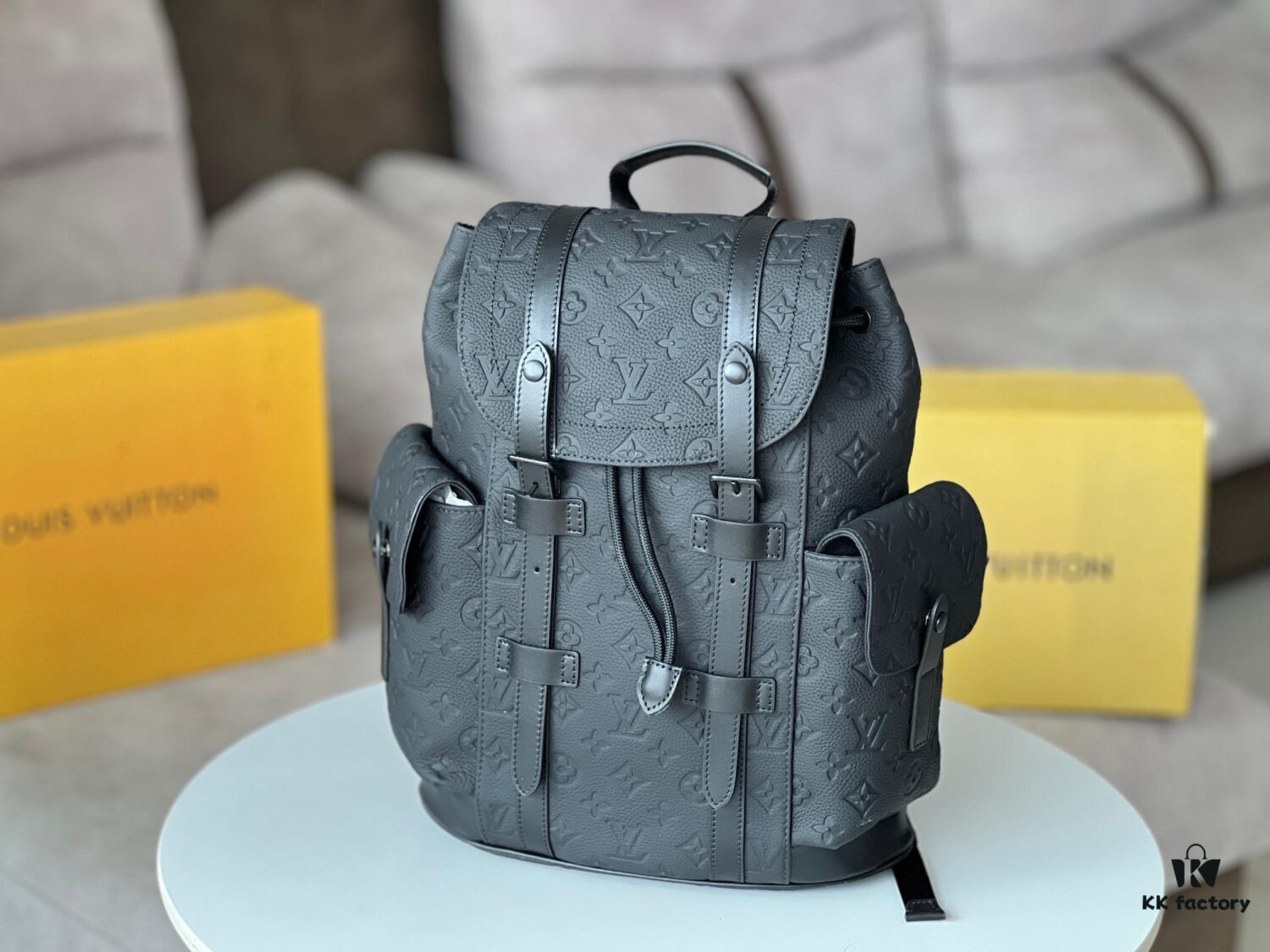 Genuine Original Chip Version 🍾 Model: M20899 Full Leather Embossed Small Backpack 🎮 This Christopher Backpack Features a Compact Classic Design