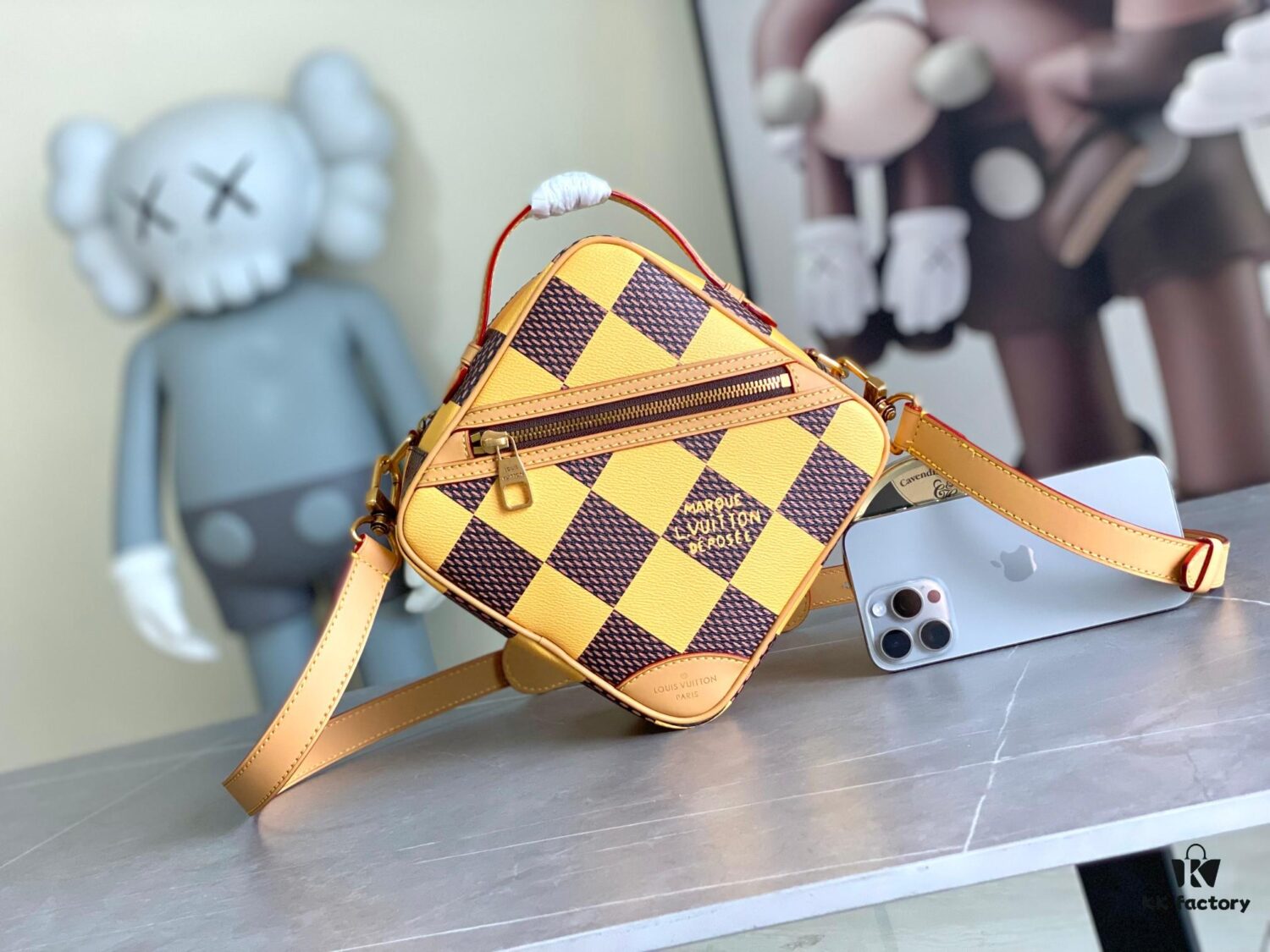 N40548 Orange N40561 Red N40547 Blue N40563 Green N40562 Yellow LV Square Bag Louis Vuitton 2024 Spring-Summer Men's Collection Advertising Special