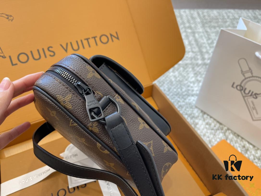 LV CHRISTOPHER Men's Crossbody Camera Bag, Mini Messenger Bag, Phone Pouch, High-Capacity Replica Airplane Box