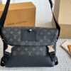 LV Messenger Bag Top Replica Fashionable Men's Crossbody Bag for Everyday Use