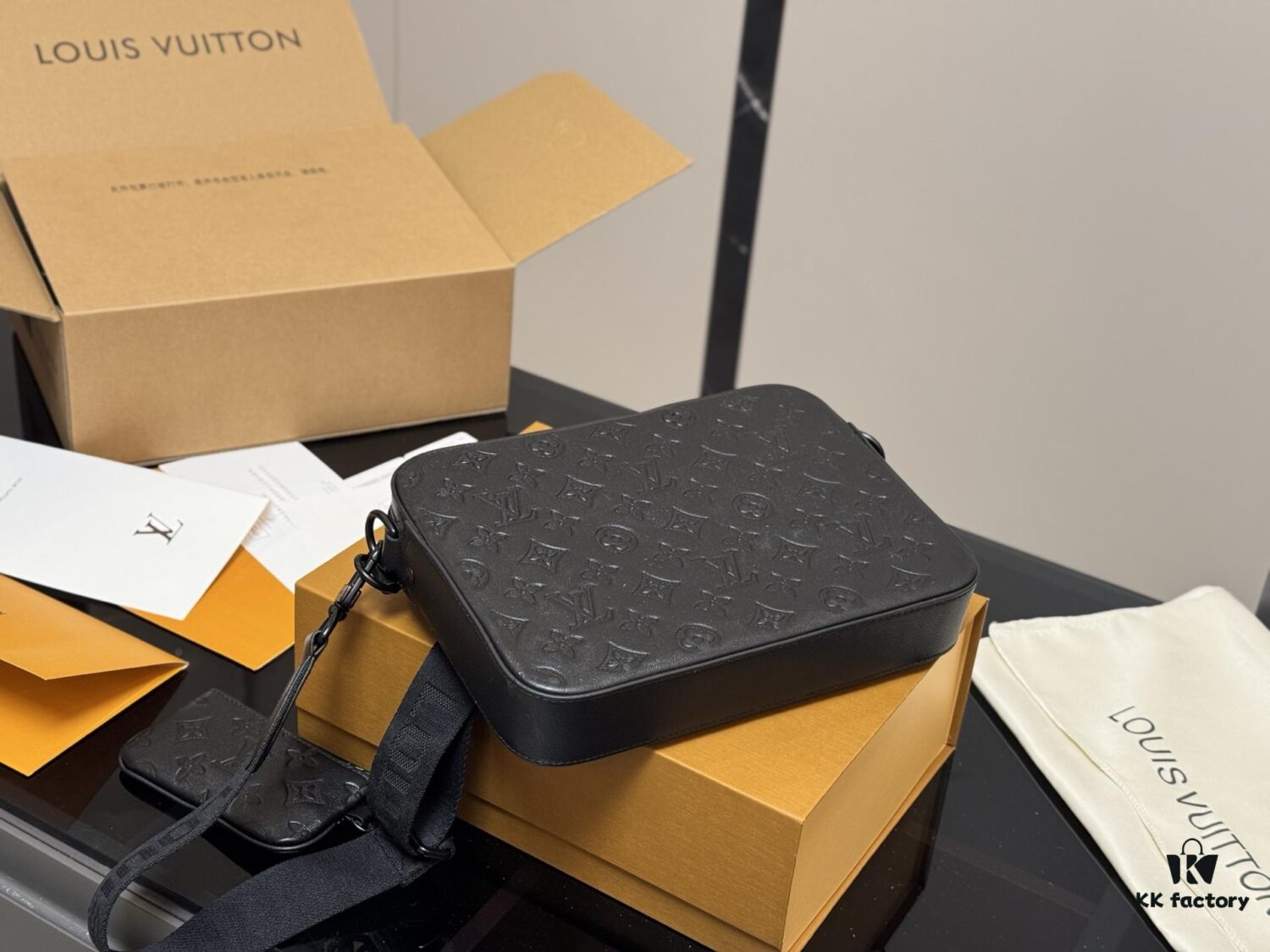 LV Men's 3-in-1 Bag with Foldable Box Packaging