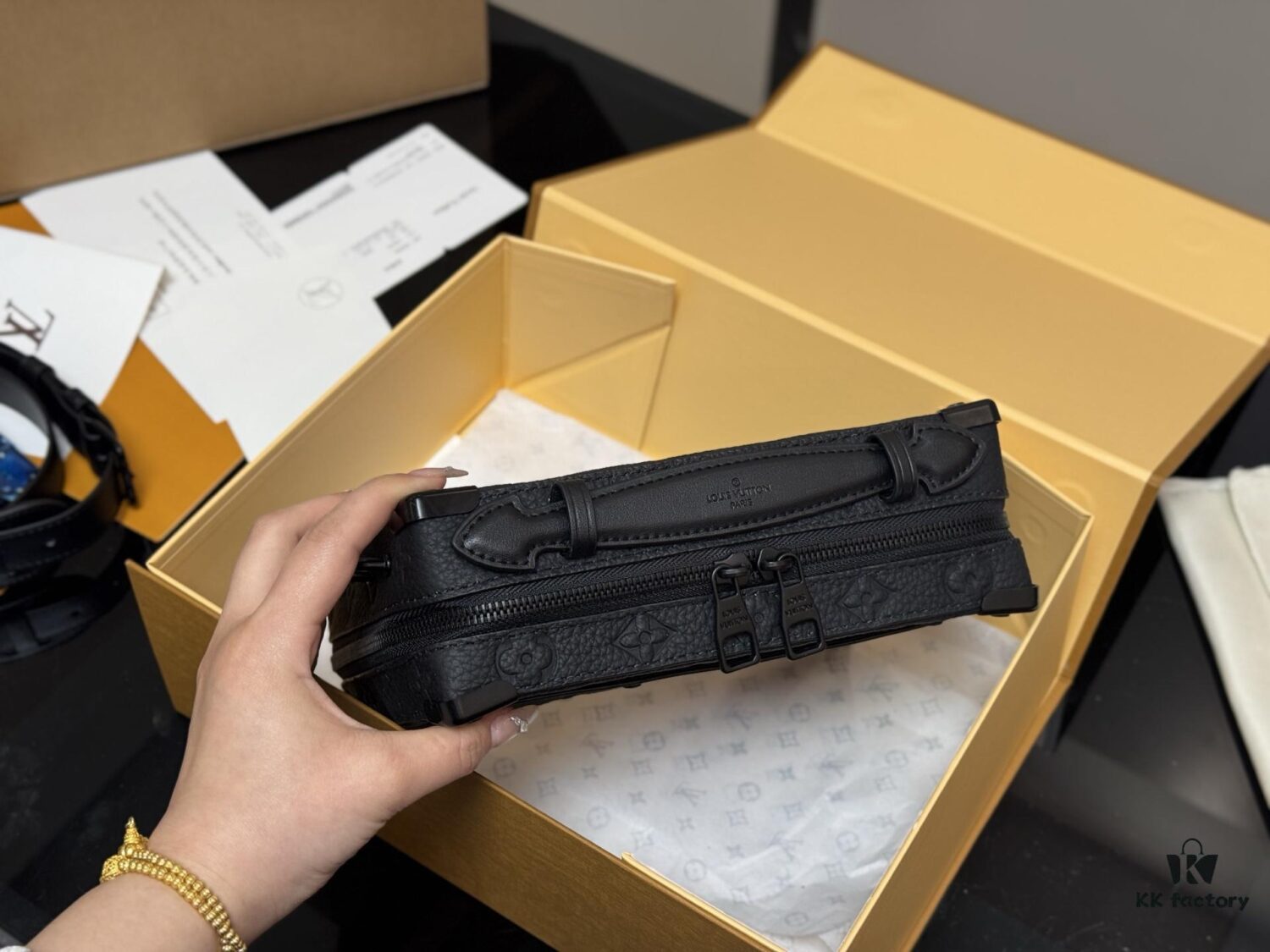 Genuine Leather Foldable Messenger Bag for LV Men, High Quality, Stylish and Practical