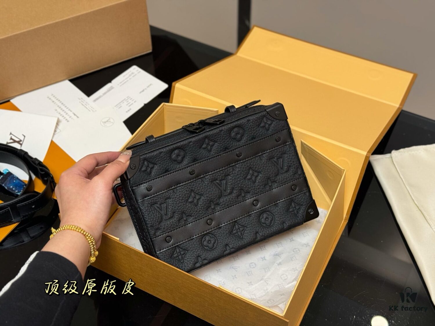 Genuine Leather Foldable Messenger Bag for LV Men, High Quality, Stylish and Practical