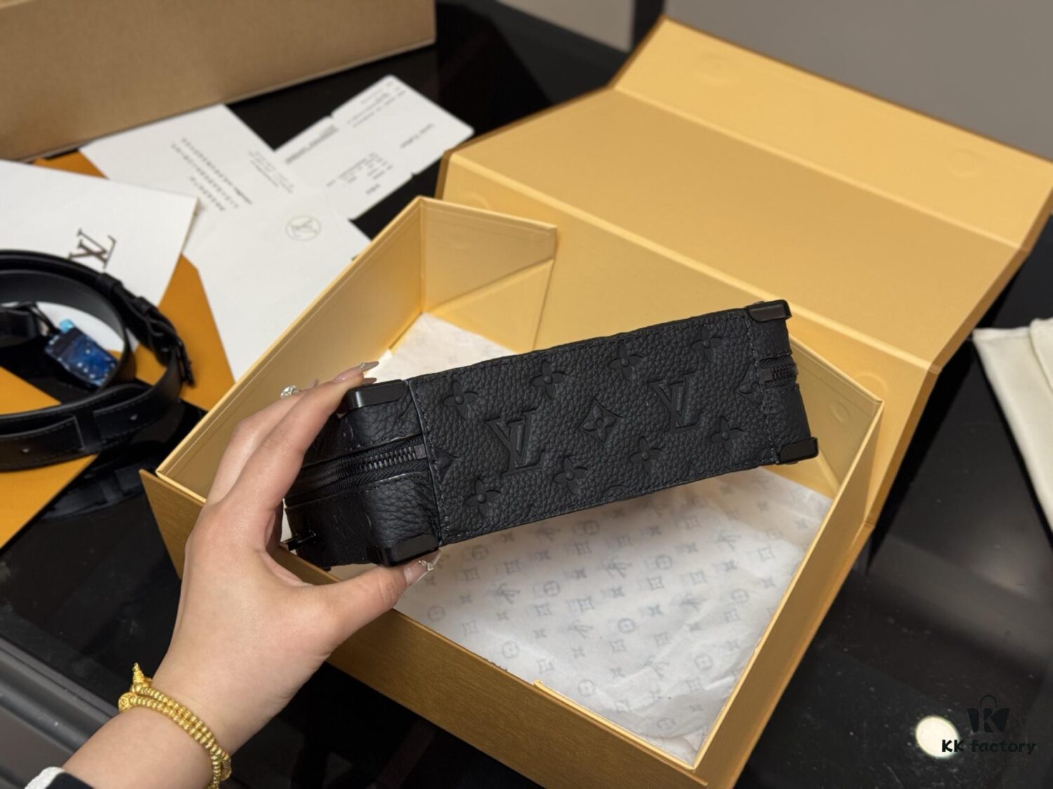 Genuine Leather Foldable Messenger Bag for LV Men, High Quality, Stylish and Practical