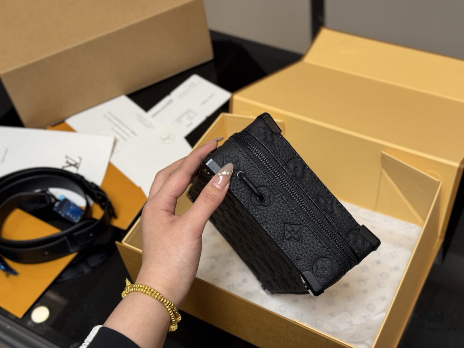 Genuine Leather Foldable Messenger Bag for LV Men, High Quality, Stylish and Practical