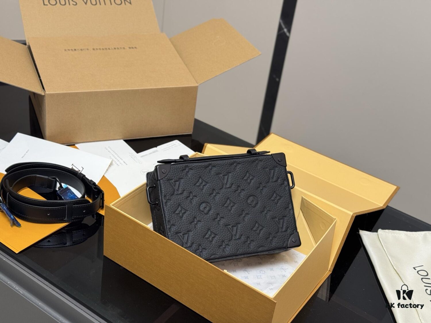 Genuine Leather Foldable Messenger Bag for LV Men, High Quality, Stylish and Practical